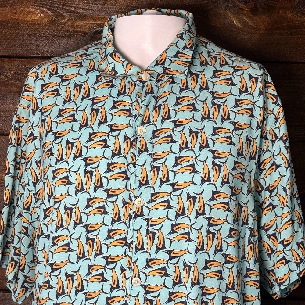 Tommy Bahama Swordfish Camp Shirt Men's Large Blue Short Sleeve Swordfish